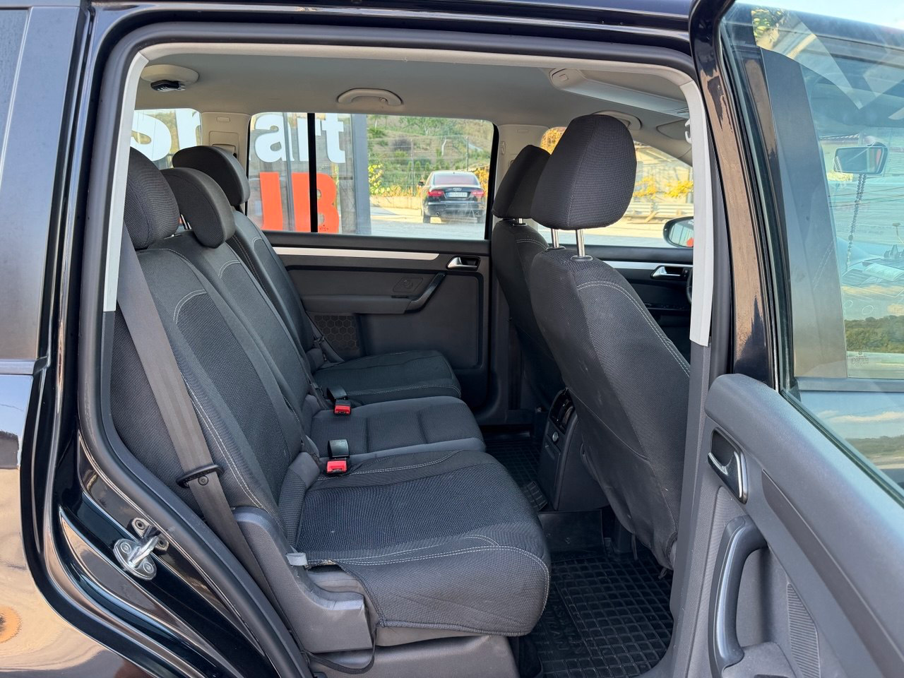 Volkswagen Touran 9